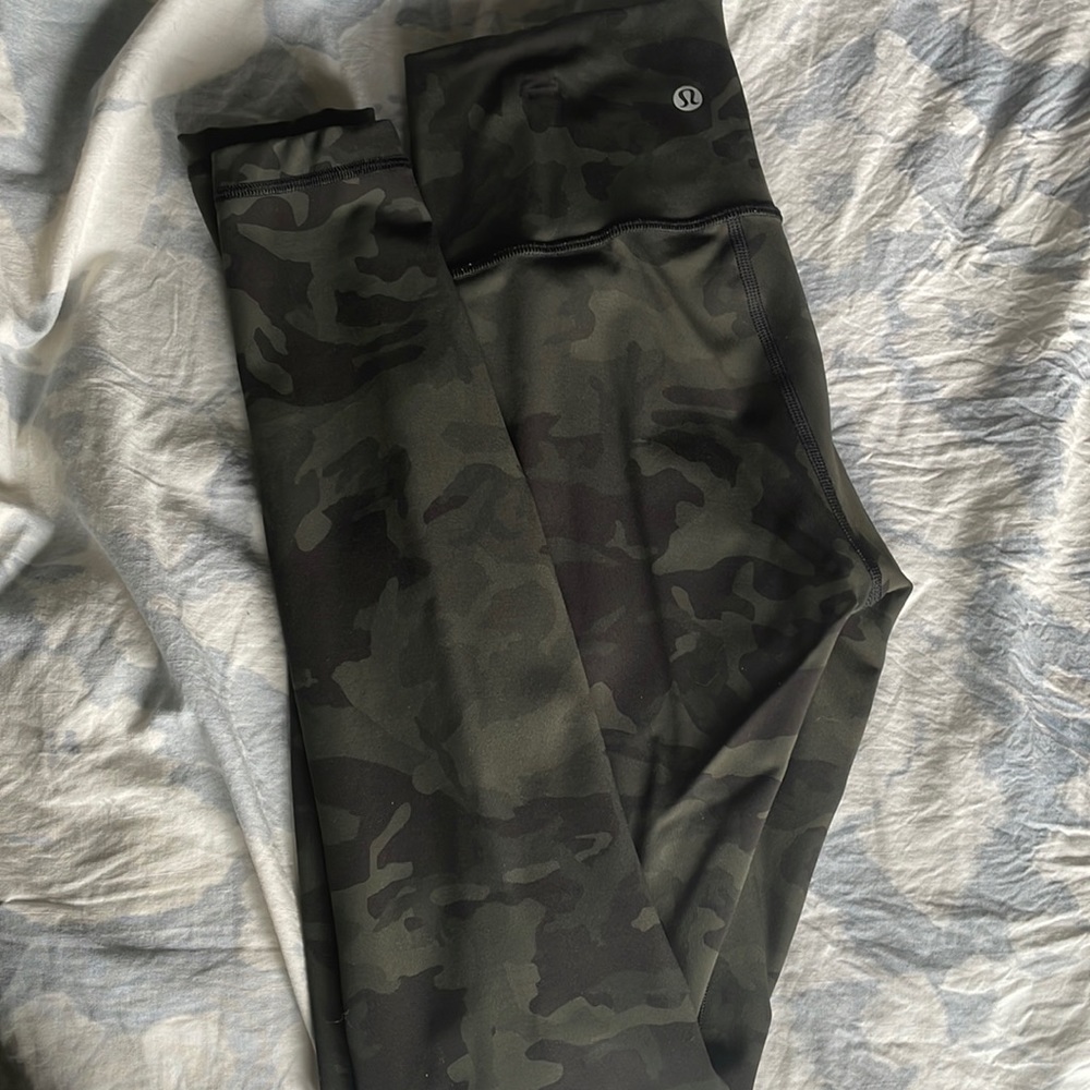 Size 4 Lululemon Align green camo leggings